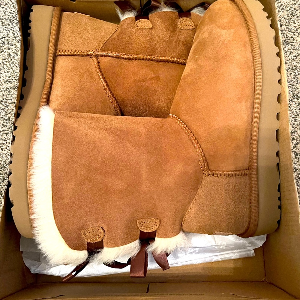 COPY - Uggs Bailey boots